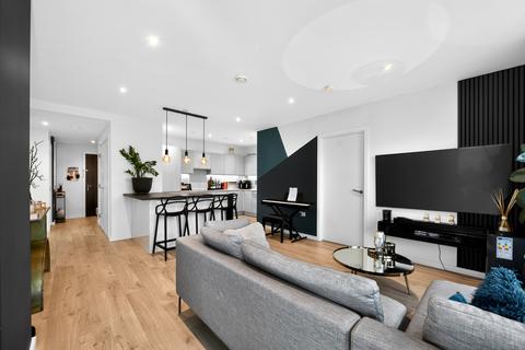 2 bedroom apartment for sale, 17 Silvertown Way, London, E16