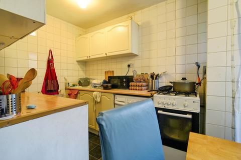 2 bedroom flat for sale, Avondale Square, Old Kent Road, SE1