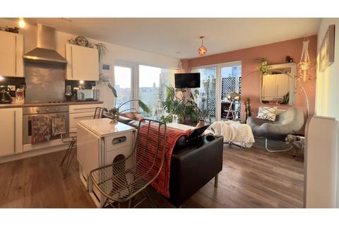 2 bedroom flat for sale, Marine Street, London, SE16