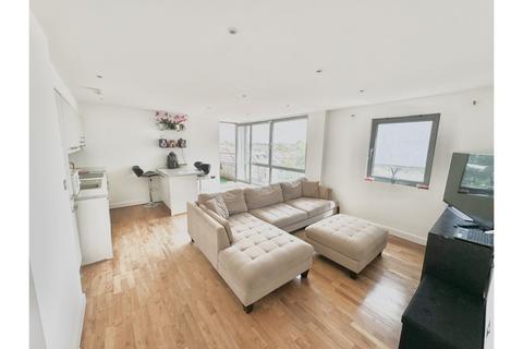 2 bedroom flat for sale, Clement Avenue, London, SW4