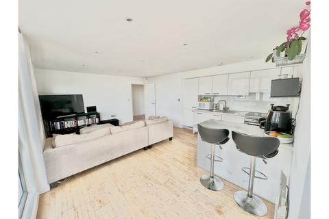 2 bedroom flat for sale, Clement Avenue, London, SW4
