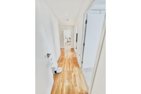 2 bedroom flat for sale, Clement Avenue, London, SW4