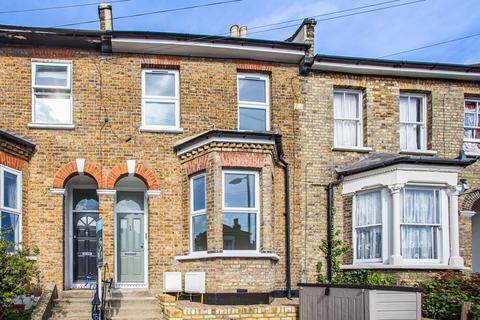 2 bedroom flat for sale, Soames Street, London, SE15