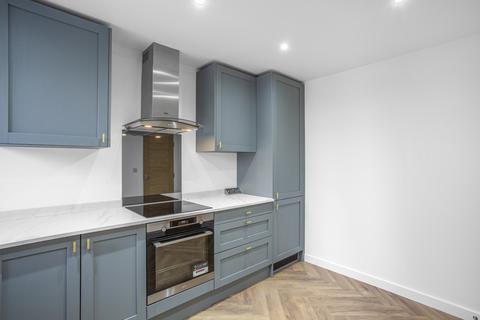 2 bedroom flat for sale, Soames Street, London, SE15