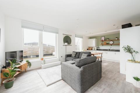 3 Breakspear Gardens, London, SW19