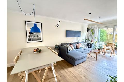 undefined, Nantes Close, Battersea, SW18