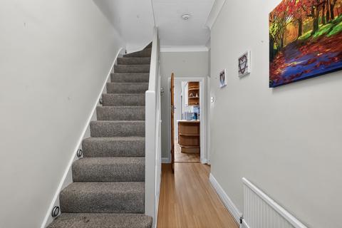 3 bedroom terraced house for sale, Westmount Road, London, SE9