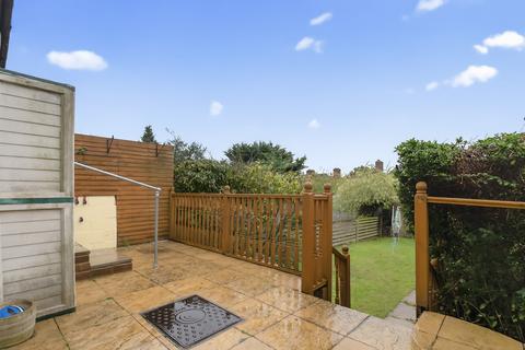 3 bedroom terraced house for sale, Westmount Road, London, SE9