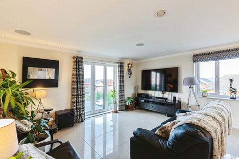 2 bedroom apartment for sale, Victory Boulevard, Lytham St. Annes, FY8
