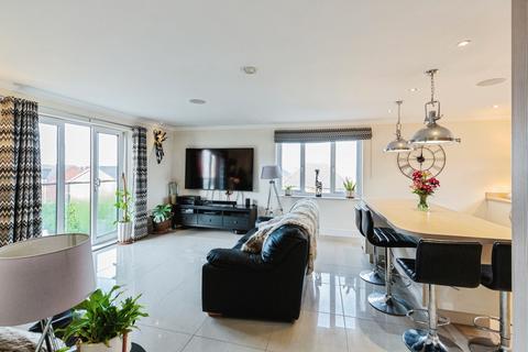 2 bedroom apartment for sale, Victory Boulevard, Lytham St. Annes, FY8