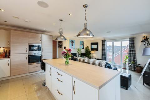 2 bedroom apartment for sale, Victory Boulevard, Lytham St. Annes, FY8