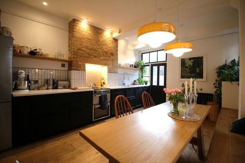 1 bedroom flat for sale, Hailsham Avenue, London, SW2