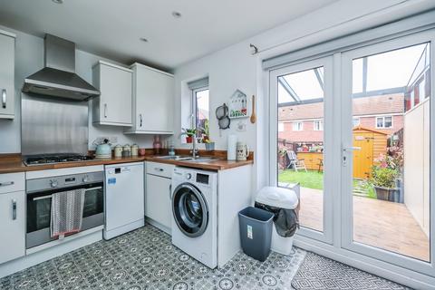 3 bedroom end of terrace house for sale, Lovesey Avenue, Nottingham, NG15