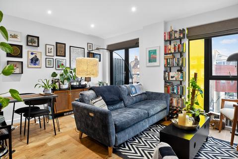 5 Waleorde Road, London, SE17