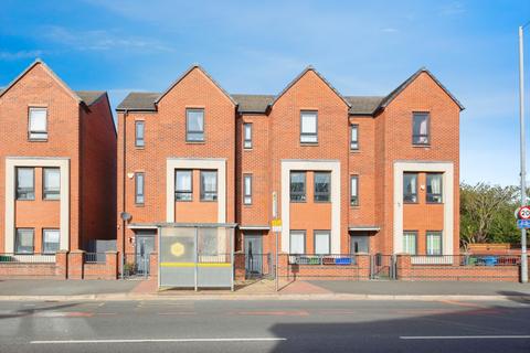4 bedroom end of terrace house for sale, Ashton Old Road, Manchester, M11