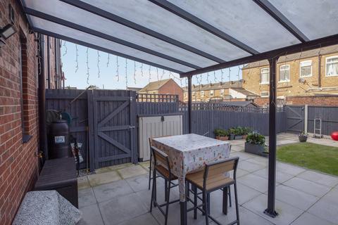 4 bedroom end of terrace house for sale, Ashton Old Road, Manchester, M11
