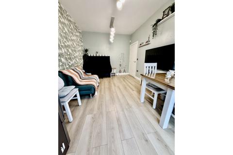4 bedroom end of terrace house for sale, Ashton Old Road, Manchester, M11