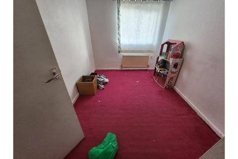 undefined, Laurie Close, Nottingham, NG7