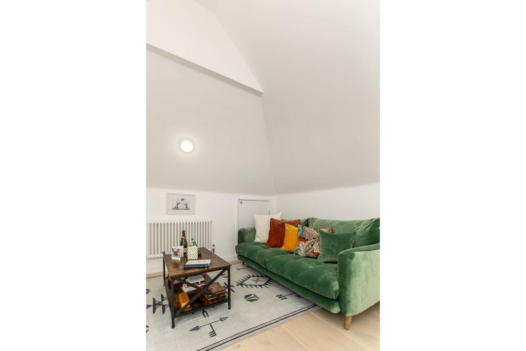 Sitting Room / Bed 3