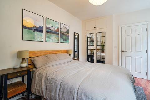 1 bedroom flat for sale, Coldharbour Lane, London, SE5