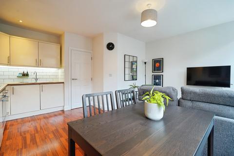 1 bedroom flat for sale, Coldharbour Lane, London, SE5