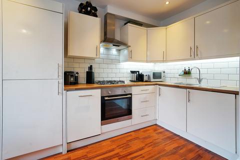 1 bedroom flat for sale, Coldharbour Lane, London, SE5