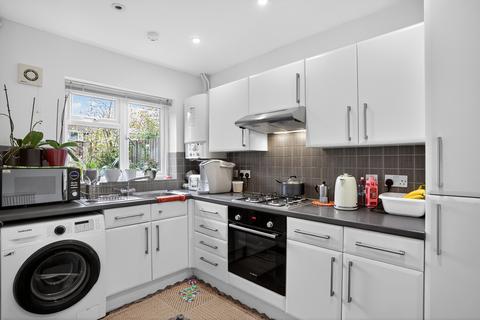 3 bedroom end of terrace house for sale, Palace View, London, SE12