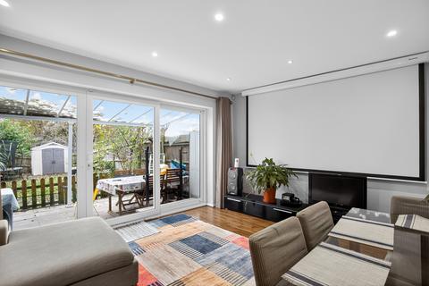 3 bedroom end of terrace house for sale, Palace View, London, SE12