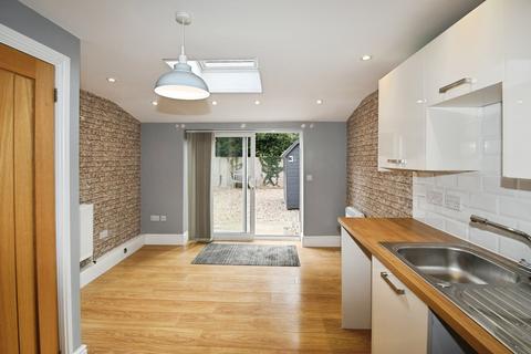 2 bedroom detached house for sale, Old Lincoln Road, Grantham, NG32