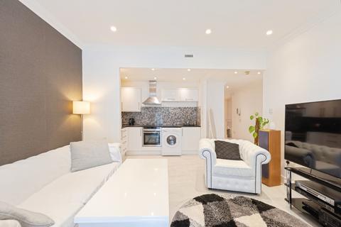 Worple Road, London, SW19