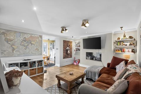 2 bedroom flat for sale, Penge Road, London, SE20