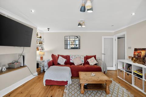2 bedroom flat for sale, Penge Road, London, SE20