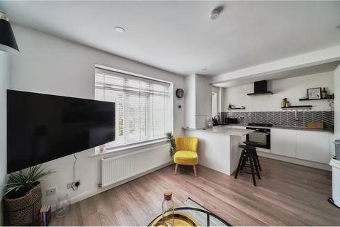 1 bedroom apartment for sale, Ashdown Way, London, SW17