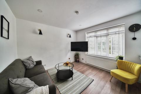 1 bedroom apartment for sale, Ashdown Way, London, SW17