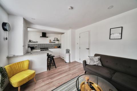 1 bedroom apartment for sale, Ashdown Way, London, SW17