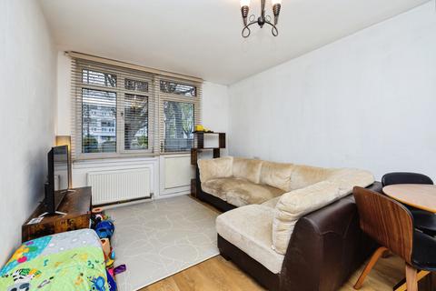 1 bedroom flat for sale, Dickens Estate, London, SE16