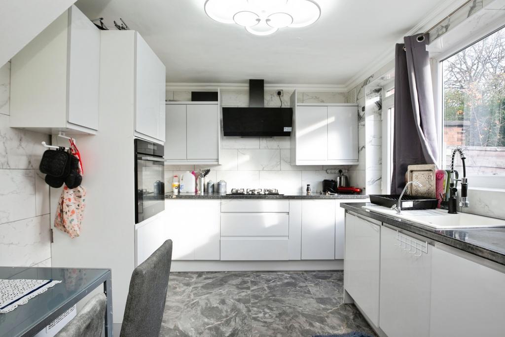 Lounge / Kitchen