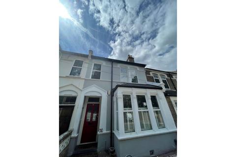 3 bedroom terraced house for sale, Willenhall Road, Woolwich, SE18