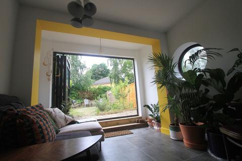 3 bedroom terraced house for sale, Willenhall Road, Woolwich, SE18