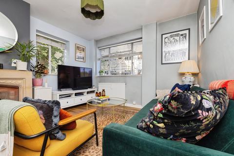 1 bedroom flat for sale, Nightingale Lane, London, SW12