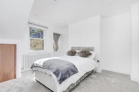 2 bedroom ground floor maisonette for sale, 45 Elsynge Road, London, SW18