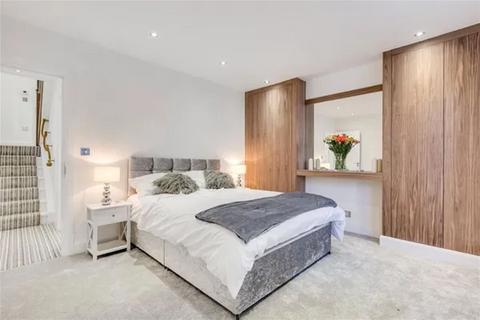 2 bedroom ground floor maisonette for sale, 45 Elsynge Road, London, SW18