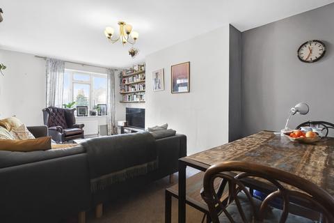 3 bedroom flat for sale, Wickham Road, London, SE4