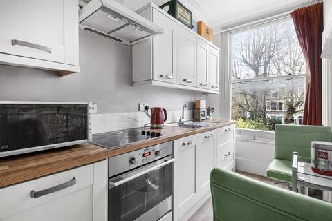 2 bedroom flat for sale, St. Johns Park, London, SE3