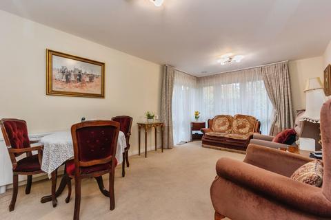 2 bedroom ground floor flat for sale, Park View Road, Manchester, M25