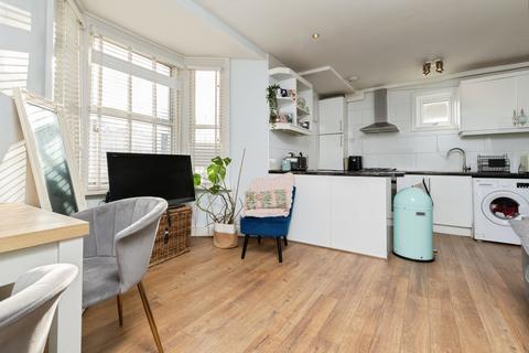 1 bedroom flat for sale, Selhurst Road, London, SE25