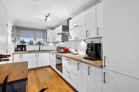 1 bedroom flat for sale, 92 Peckham Road, London, SE15