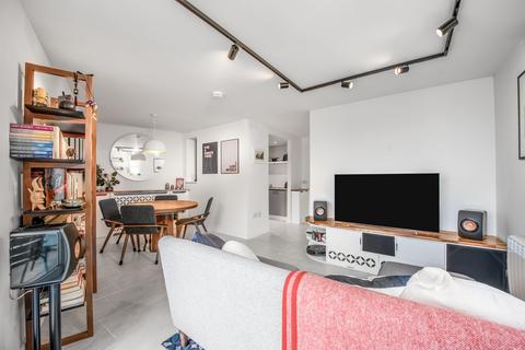 33 Osiers Road, London, SW18