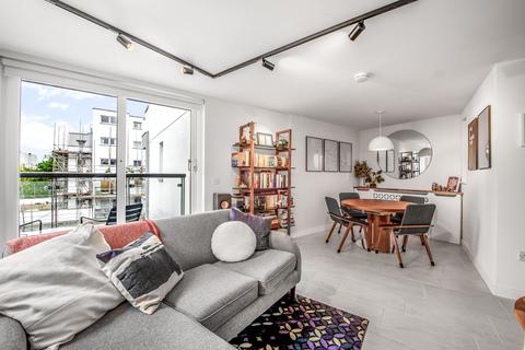 33 Osiers Road, London, SW18