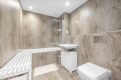 2 bedroom flat for sale, 10 Chatfield Road, London, SW11